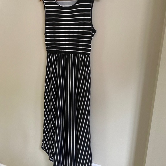 Modern Soul Woman’s XL Hi- Lo Soft Striped Midi Sleeveless Dress Pockets B&W - Picture 1 of 3